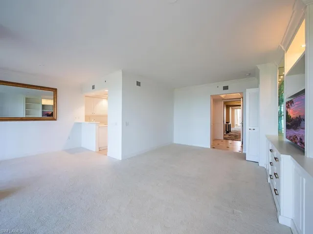 7425  Pelican Bay  BLVD, Naples, FL 34108