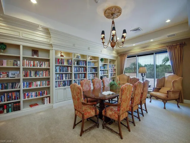 7425  Pelican Bay  BLVD, Naples, FL 34108
