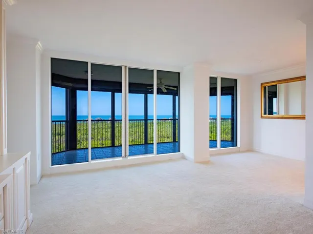 7425  Pelican Bay  BLVD, Naples, FL 34108