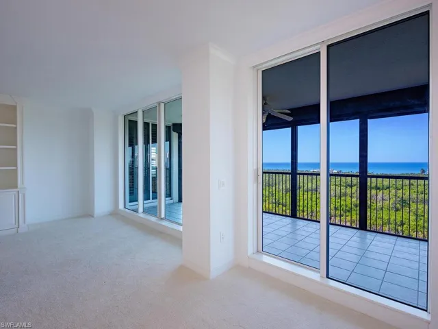 7425  Pelican Bay  BLVD, Naples, FL 34108