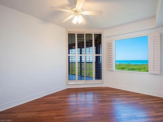 7425  Pelican Bay  BLVD, Naples, FL 34108