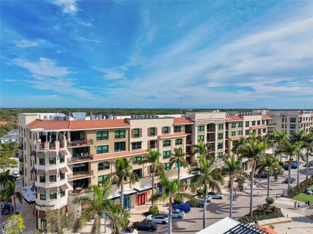 9115 Strada PL, Naples, FL 34108,225008596