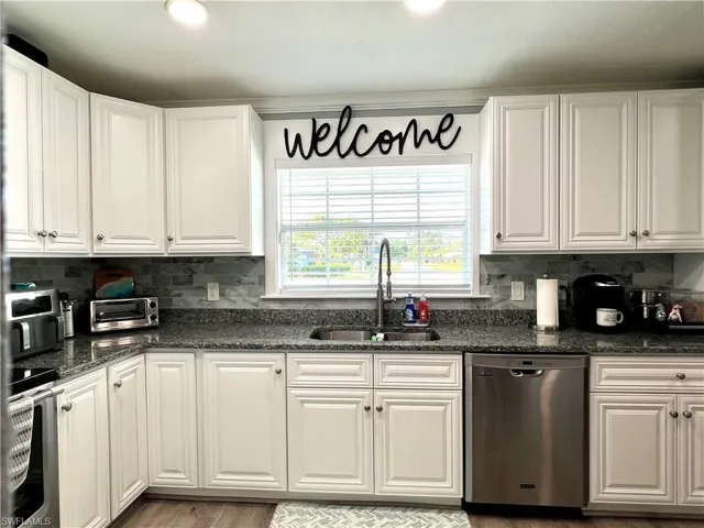 2225 Woodland BLVD, FORT MYERS FL 33907