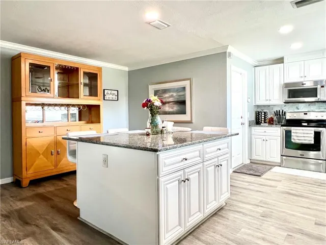 2225 Woodland BLVD, FORT MYERS FL 33907