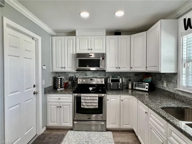 2225 Woodland BLVD, FORT MYERS FL 33907