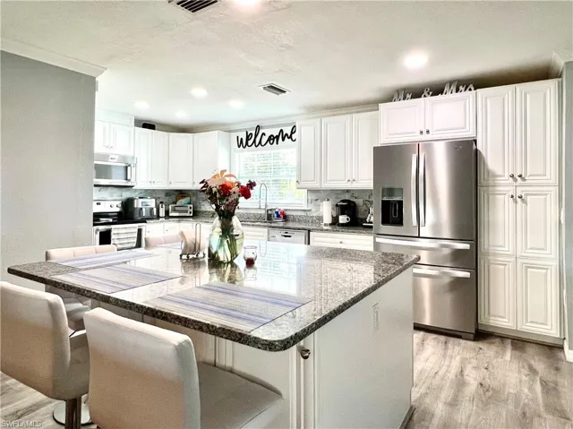 2225 Woodland BLVD, FORT MYERS FL 33907