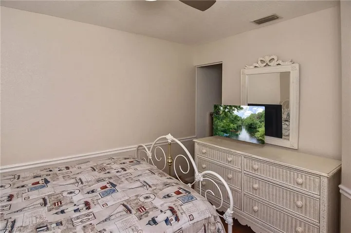 Bedroom with ceiling fan