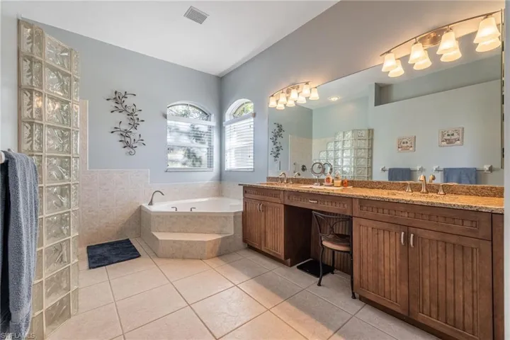 18839 Baseleg Ave, North Fort Myers, Florida 33917