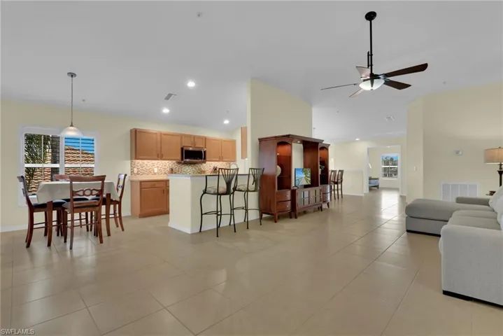 9048 Triangle Palm Ln 1101, Fort Myers, Florida 33913