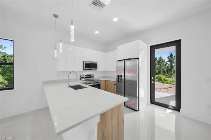 347 Columbus Blvd, Lehigh Acres, Florida 33974