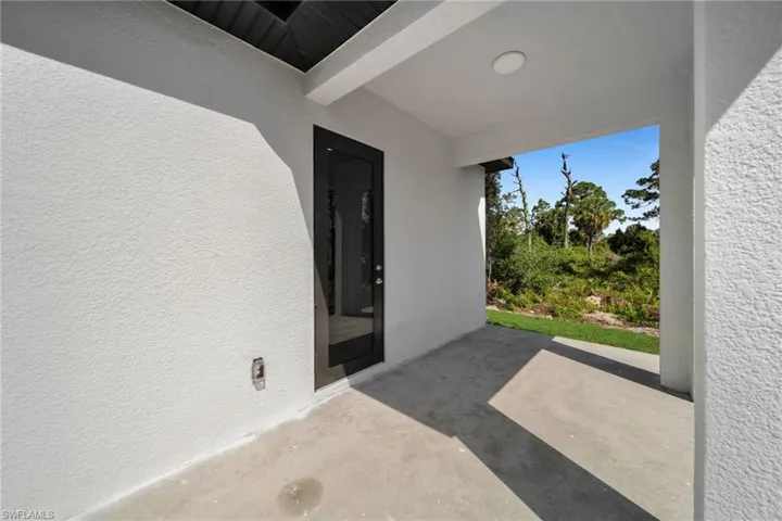 347 Columbus Blvd, Lehigh Acres, Florida 33974