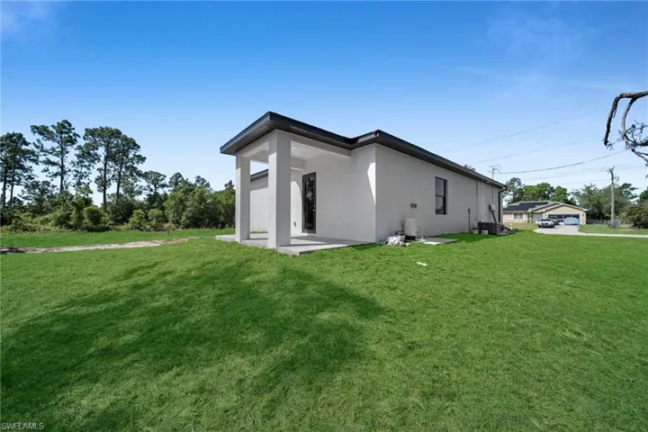 347 Columbus Blvd, Lehigh Acres, Florida 33974