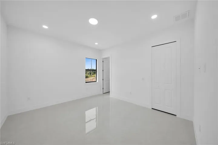 347 Columbus Blvd, Lehigh Acres, Florida 33974