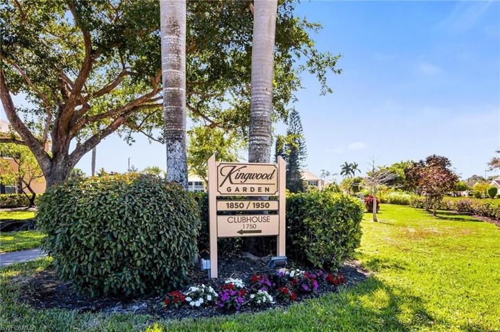 Location off Davis Blvd is 10 minutes to 5th Ave in Downtown Naples.