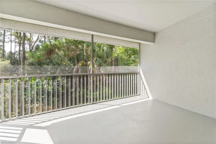 Screened lanai: freshly painted.