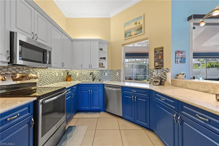 812 Mcarthur Ave, Lehigh Acres, Florida 33936