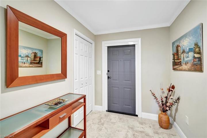 Foyer with Screen Front door