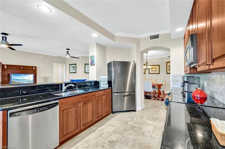 Tray Ceilings and Crown Molding