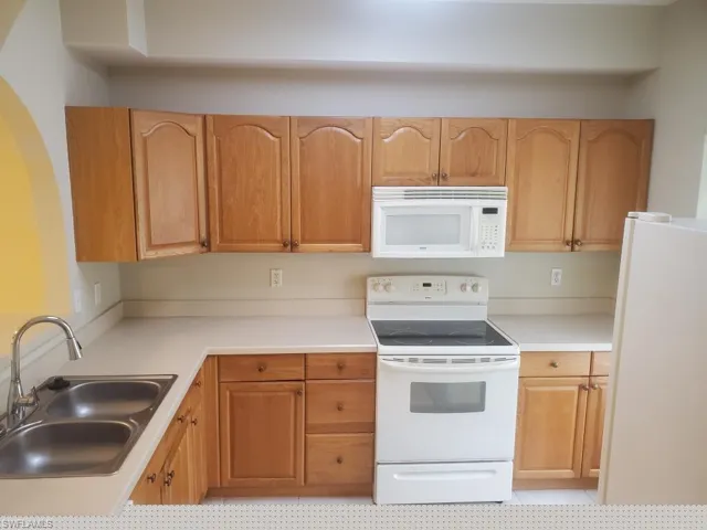 2261  Somerset Ridge  DR, Lehigh Acres, FL 33973