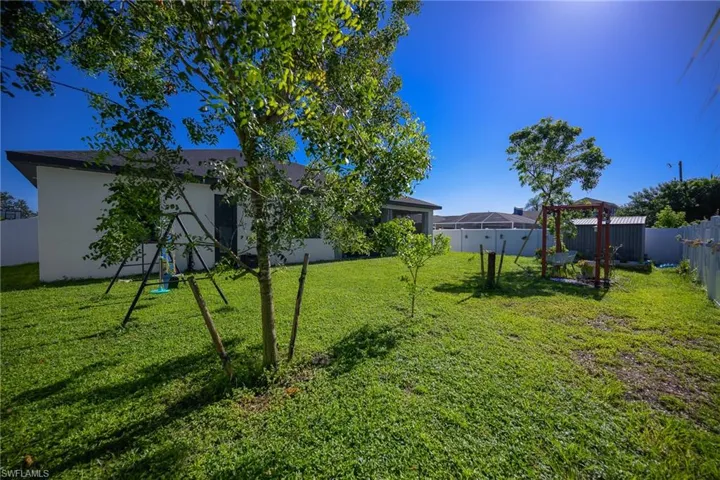 920 Se 15th Ter, Cape Coral, Florida 33990