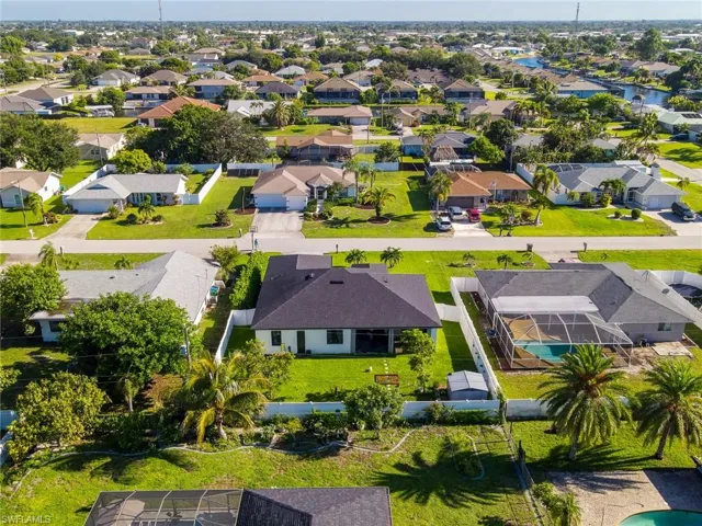 920 Se 15th Ter, Cape Coral, Florida 33990