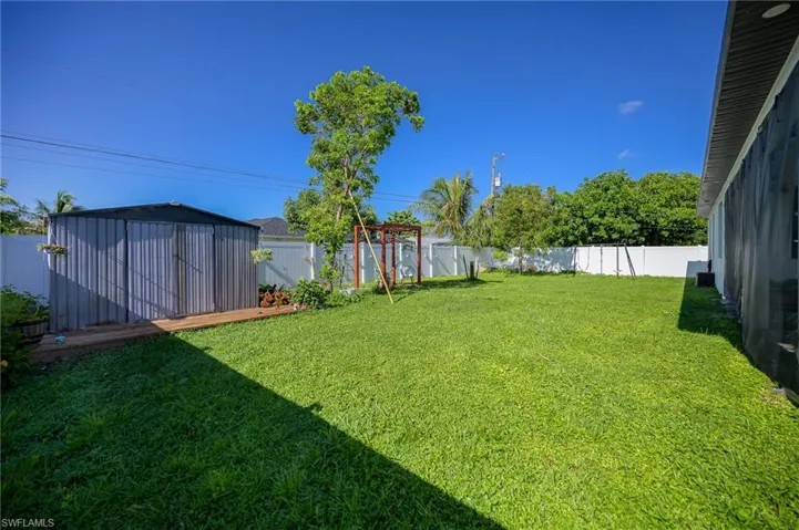 920 Se 15th Ter, Cape Coral, Florida 33990