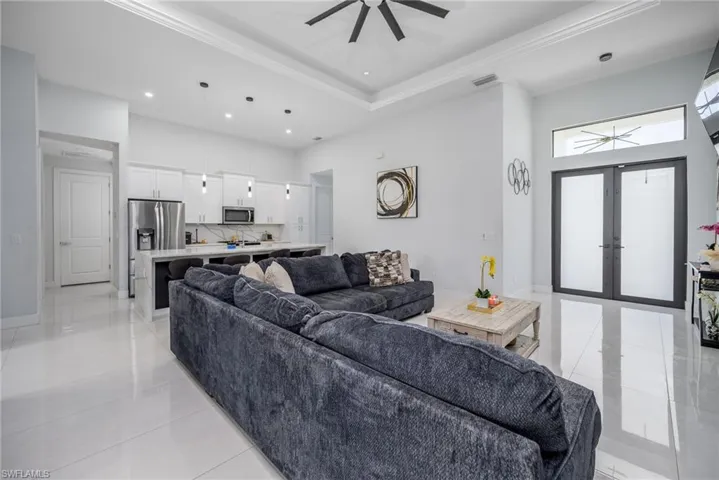 920 Se 15th Ter, Cape Coral, Florida 33990