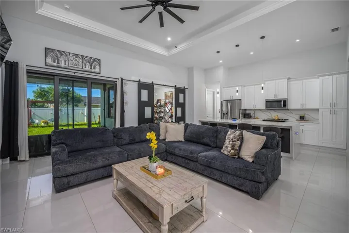 920 Se 15th Ter, Cape Coral, Florida 33990