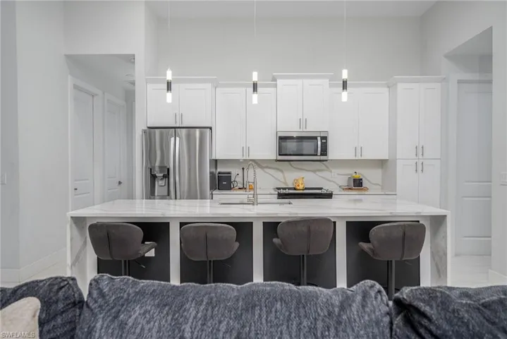920 Se 15th Ter, Cape Coral, Florida 33990