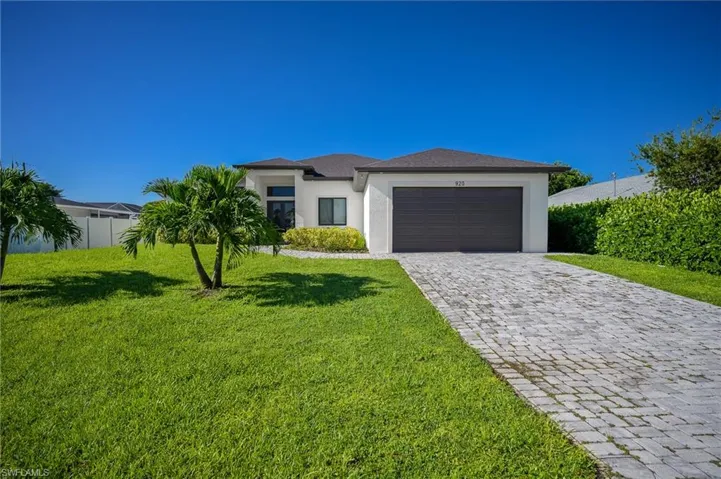 920 Se 15th Ter, Cape Coral, Florida 33990