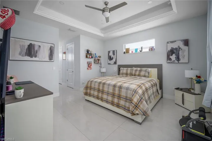 920 Se 15th Ter, Cape Coral, Florida 33990