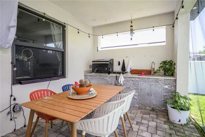 920 Se 15th Ter, Cape Coral, Florida 33990