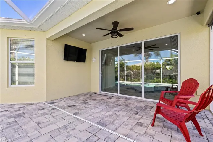 Enjoy your screened lanai and all that Florida living brings.