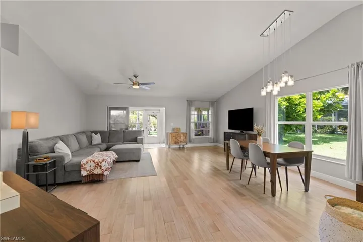7810  Cameron  CIR, Fort Myers, FL 33912