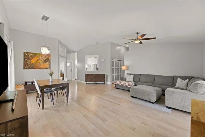 7810  Cameron  CIR, Fort Myers, FL 33912
