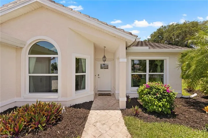 7810  Cameron  CIR, Fort Myers, FL 33912
