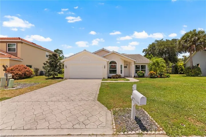 7810  Cameron  CIR, Fort Myers, FL 33912