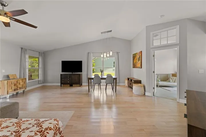 7810  Cameron  CIR, Fort Myers, FL 33912