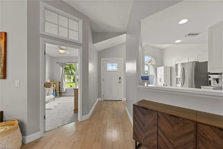 7810  Cameron  CIR, Fort Myers, FL 33912
