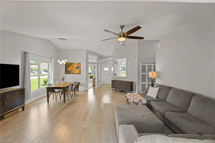 7810  Cameron  CIR, Fort Myers, FL 33912