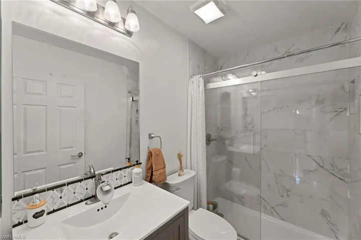 7810  Cameron  CIR, Fort Myers, FL 33912