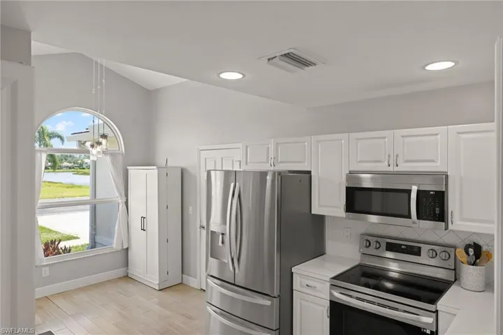 7810  Cameron  CIR, Fort Myers, FL 33912