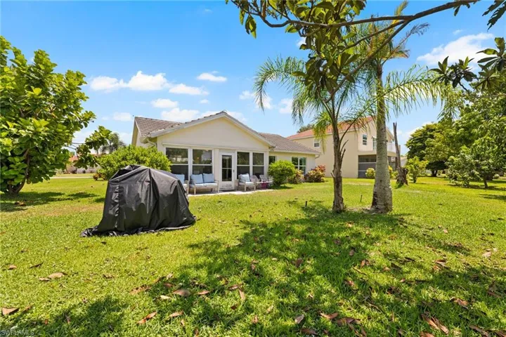7810  Cameron  CIR, Fort Myers, FL 33912