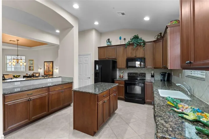 12831  Carrington  CIR, Naples, FL 34105