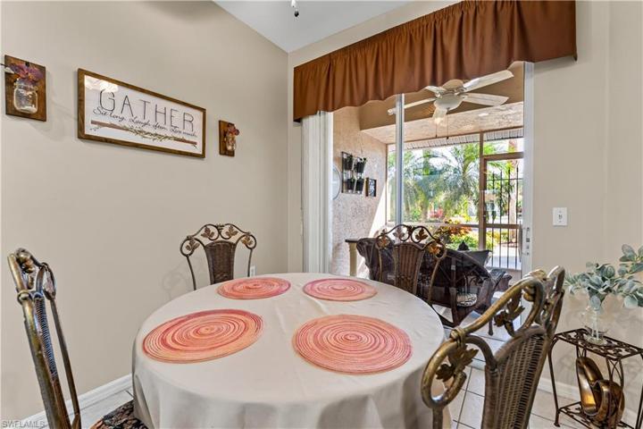Cozy breakfast nook overlooks the screened in front lanai.