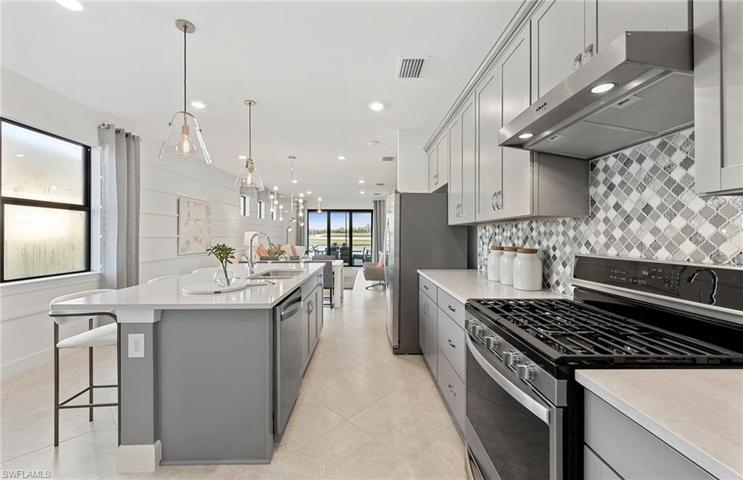 Photo of furnished model, options may vary.