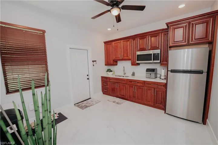 Mother-in-law suit Kitchen steel appliances, and sink