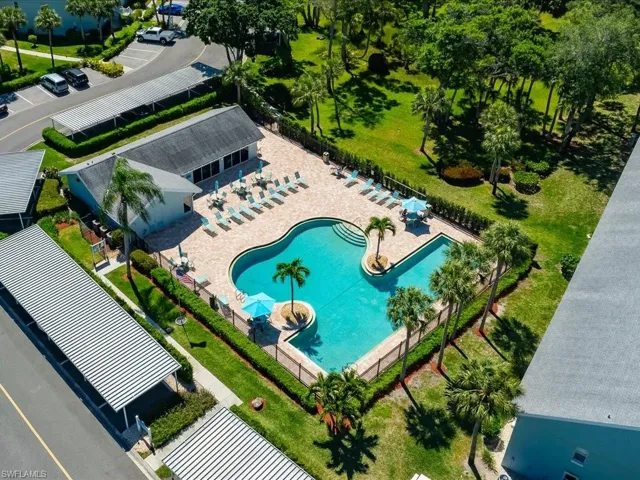 185  Grand Oaks  WAY, Naples, FL 34110