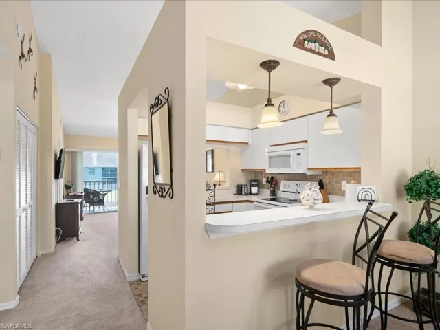 185  Grand Oaks  WAY, Naples, FL 34110