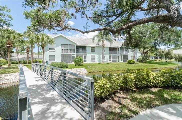 185  Grand Oaks  WAY, Naples, FL 34110